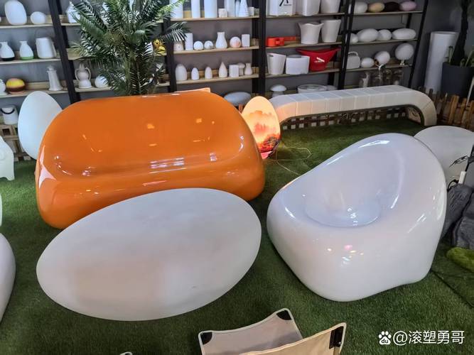 开发的滚塑模具设计与一体化生产体系,集团可定制化生产复杂结构产品